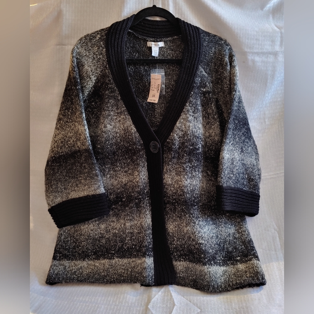 Dressbarn womens plus size one button sweater